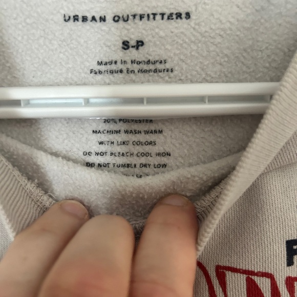 Urban outfitters sweater - Picture 2 of 2